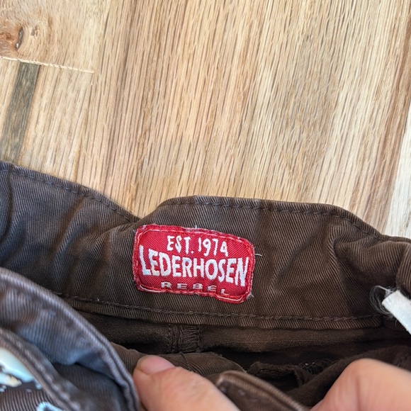 Brown lederhosen with ivory embroidery - Picture 2 of 5